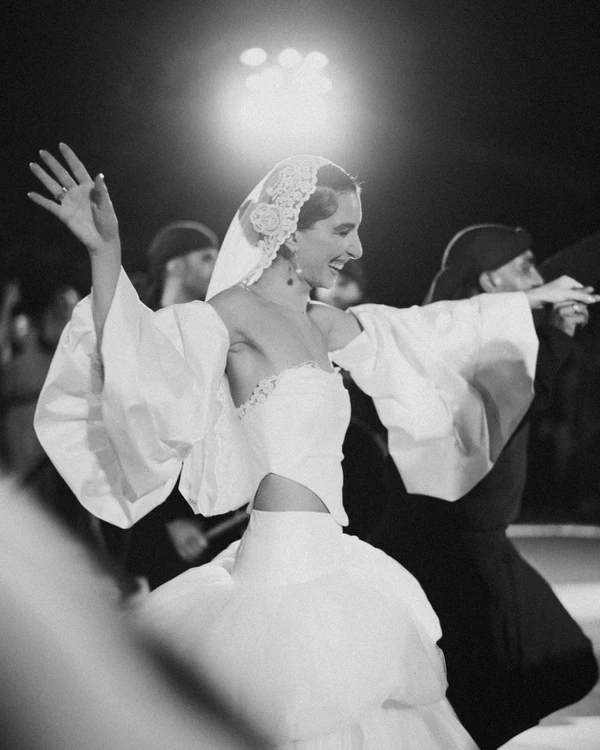 A Chic Sun-Drenched Wedding Amongst a Free-Range Farm Estate