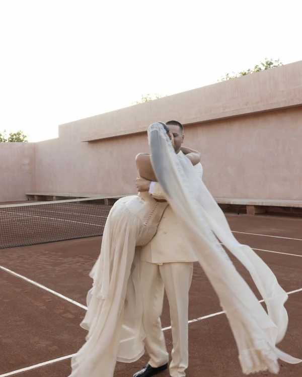 100 Hard Questions Every Couple Should Answer Before Getting Married