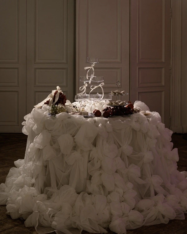 Trend: Knotted Tablecloths
