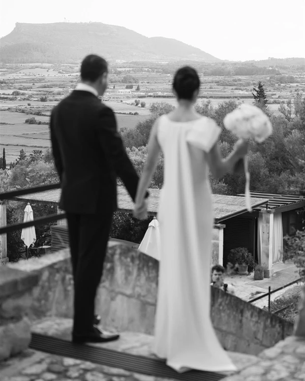 <a href="https://www.instagram.com/p/DU81kpzjnN5/?img_index=10">Photography: Robert Marcillas</a>