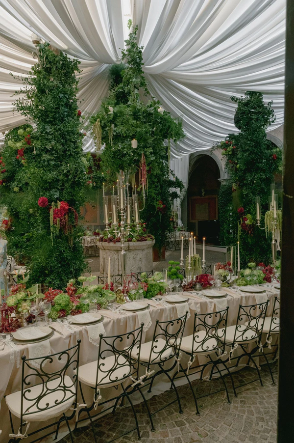Vintage-Inspired Couture Takes Center Stage at This Chicly Curated Castle Wedding in Rome