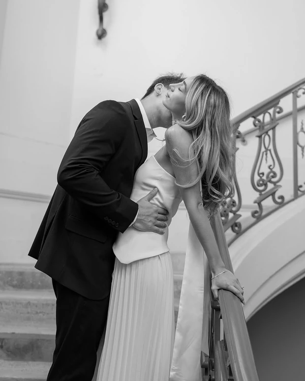 100 Questions to Spark Intimacy & Connection in Your Relationship