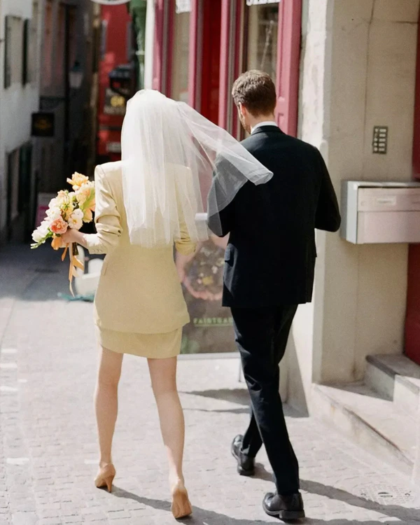 35 Chic Bridal Looks for Your Civil, Courthouse or City Hall Wedding