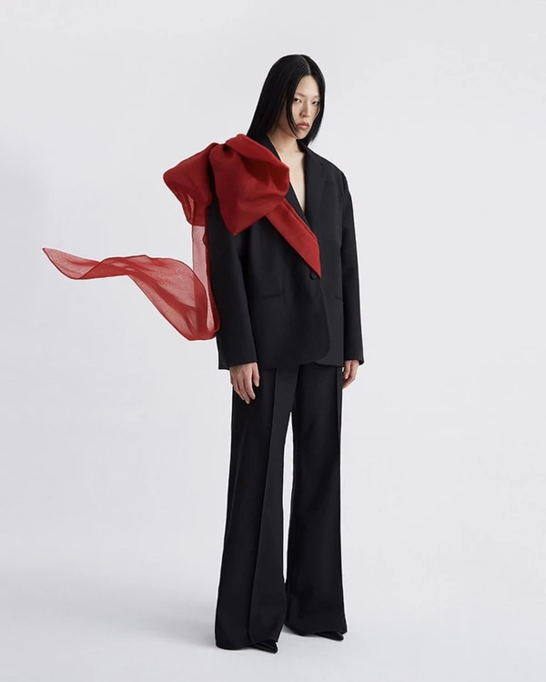 40 Stunning Christmas Party Outfits for 2024 — photo 1