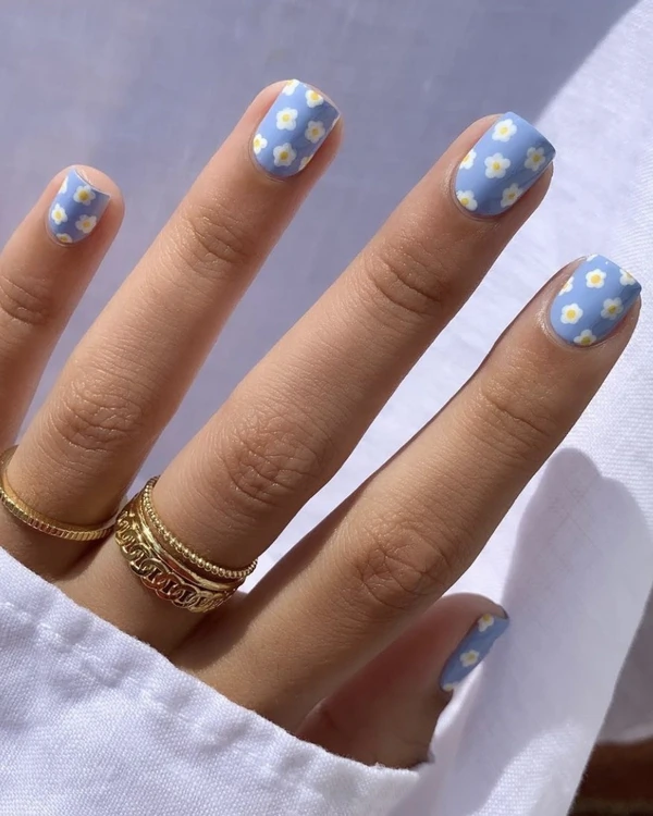 Colorful Manicure for a Wedding