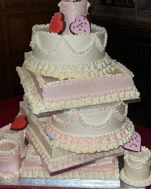 Trend: Stacked Wedding Cakes