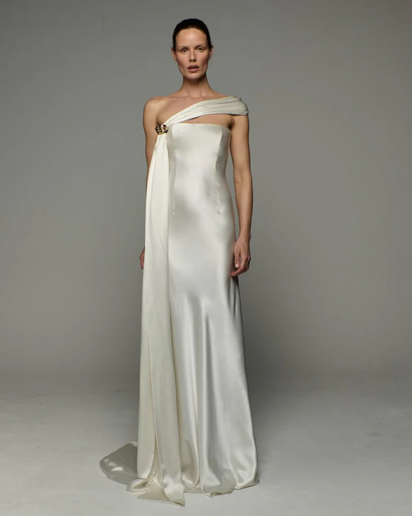 30 Breathtaking Bridal Dresses Perfect for a Wedding in Spain