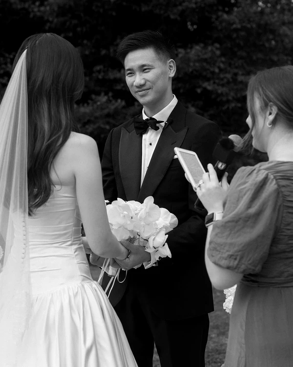 An Elegant Garden Wedding with a Traditional Korean Twist