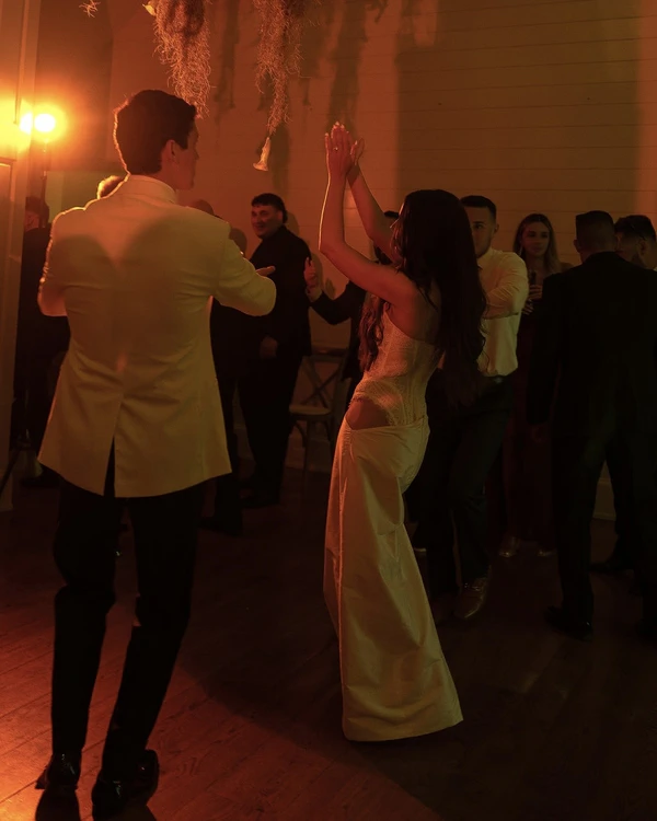A Stylish Vintage Wedding on Long Island’s North Fork