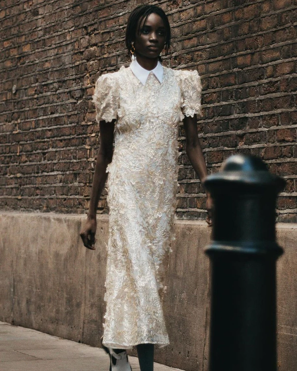 Elegant Bridal Dresses for Autumn Wedding