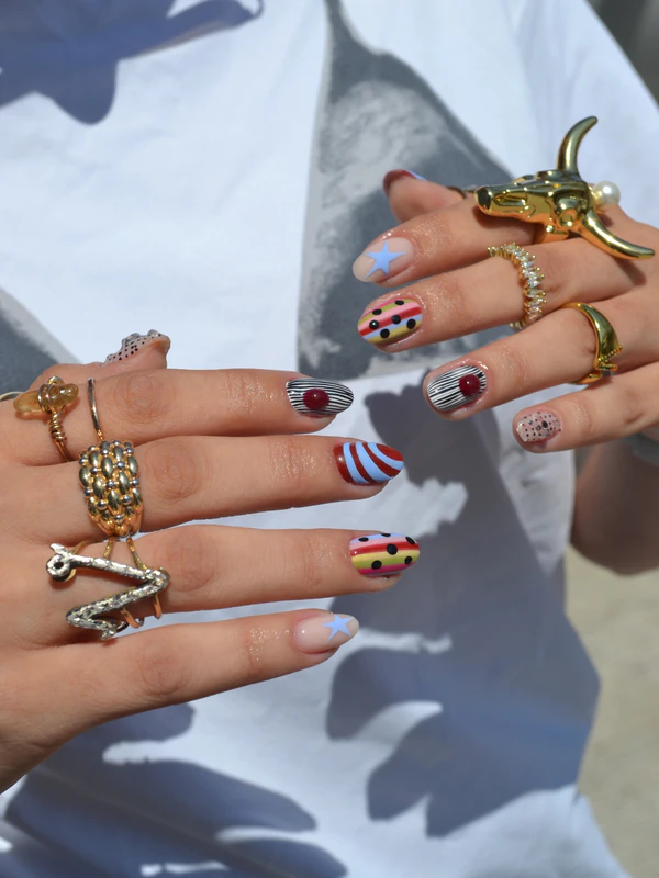 <a href="https://www.instagram.com/p/DYp5kZnEdG4/?img_index=5">Terra Nails</a>