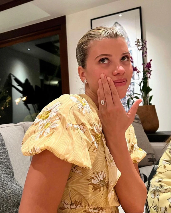 3 Chanel Dresses, a Hotel on the Cote d'Azur and Other Details of Sofia Richie's Wedding