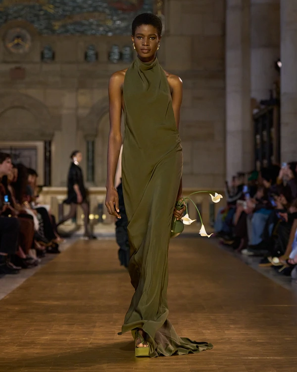19 Best Designers for Bridesmaids Dresses