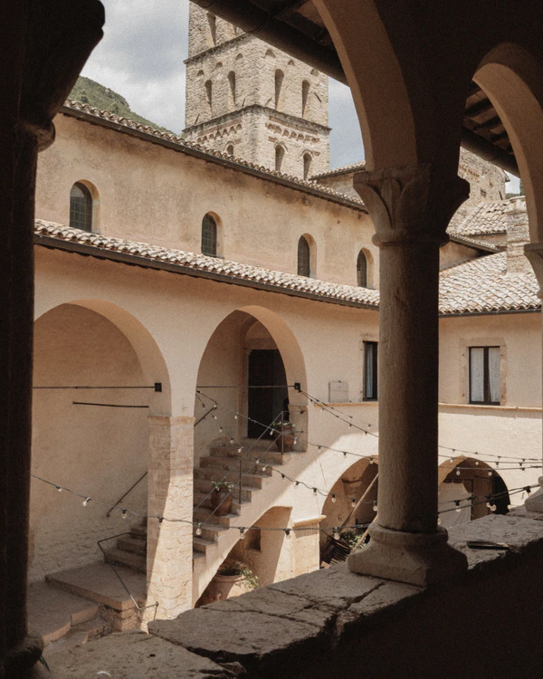 A Romantic Wedding Amidst the Rolling Hills of Umbria
