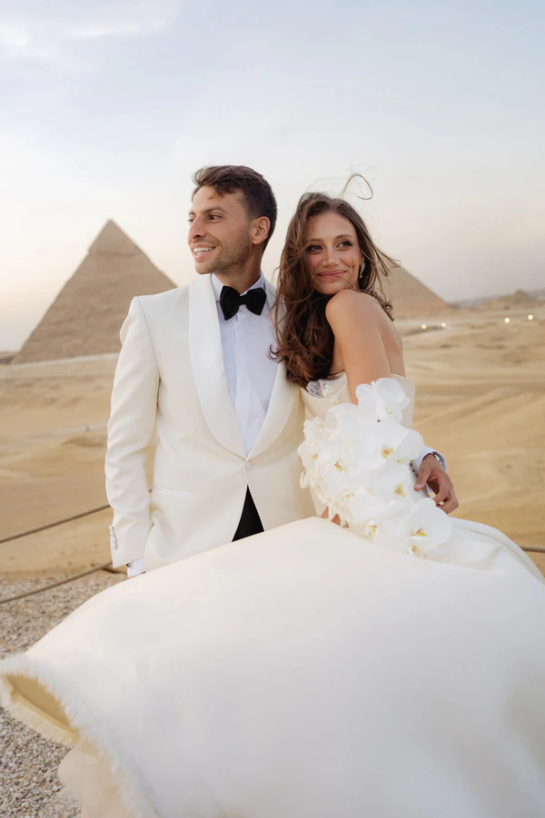 Desert Romance Meets Modern Minimalism at This Spectacular Pyramids of Giza Wedding