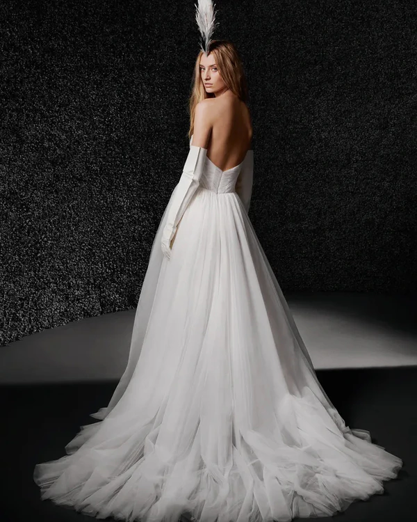 11 Corseted Wedding Dresses