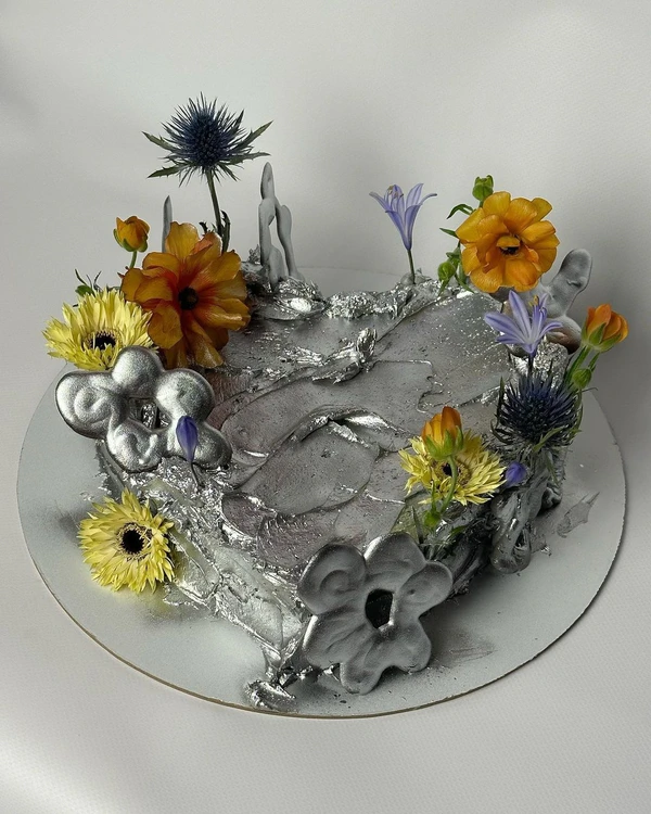 Silver Wedding Cake & Dessert Ideas