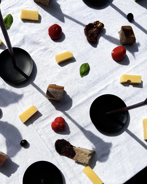 Trend: Minimalist Grazing Tables