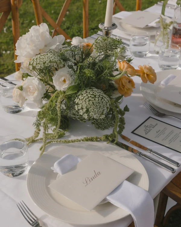 40 Place Settings Trends in 2025 to Transform Your Wedding Table