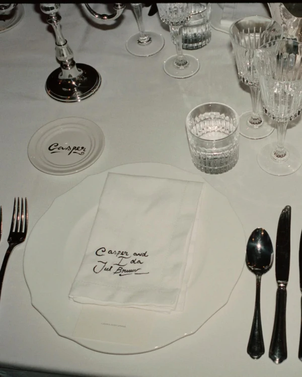 40 Place Settings Trends in 2025 to Transform Your Wedding Table
