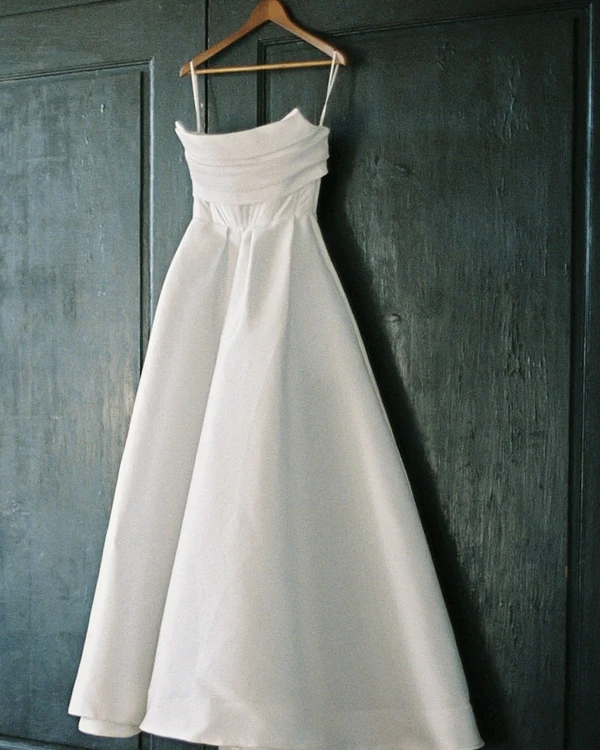 A Classic & Elegant Celebration Amongst an Italian Garden Villa