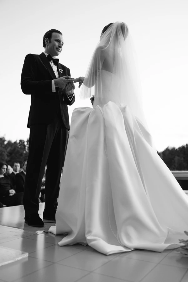 A Glamorous Art Deco Celebration Inspired by Vintage Travel at Gatsby Mansion