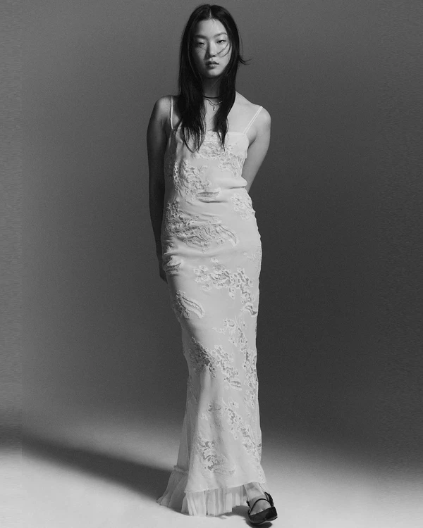 30 Trendy Bridal Dresses Under $5,000