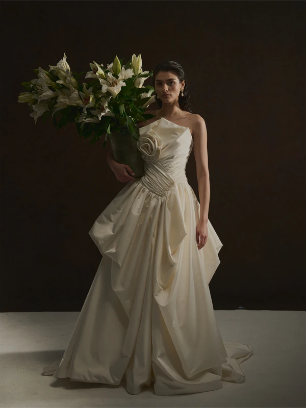 <a href="https://www.instagram.com/enauranewyork/">Enaura</a>
