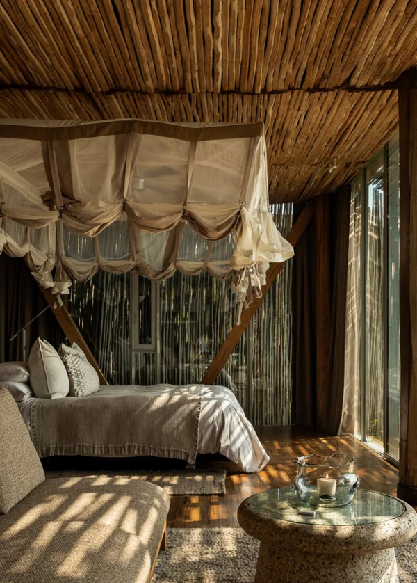 <a href="https://www.instagram.com/p/DYU5he9DL-_/?img_index=1">Singita</a>