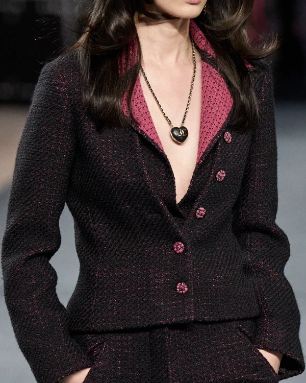 Statement-Making Fall/Winter 2022 Jewelry Trends Brides Will Love