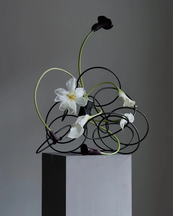 Trend: Twisted Floral Centerpieces