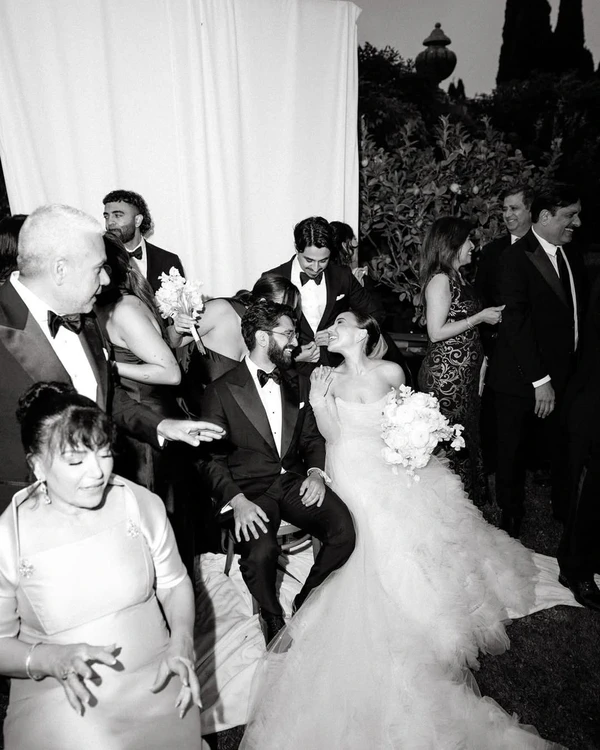 How to Achieve Stunning Wedding Group Photos Without Wasting Cocktail Hour