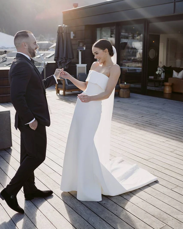 Should You Do First Look Photos?