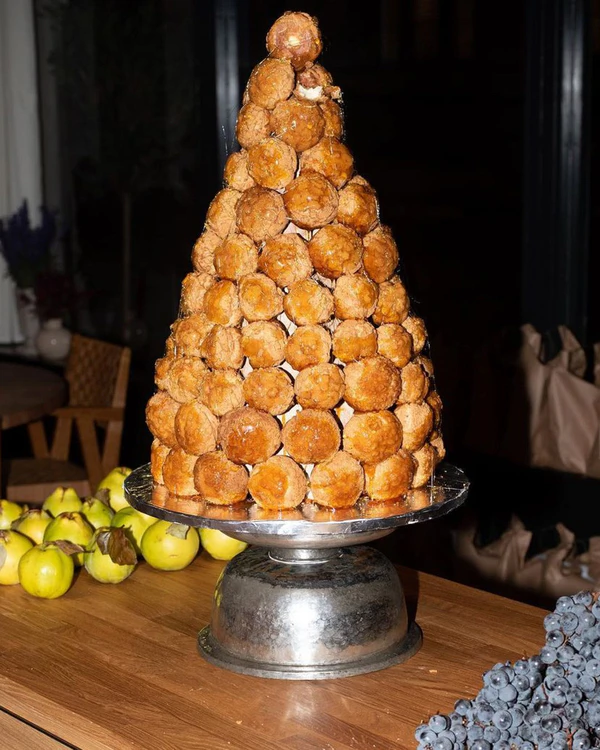 Trend: Croquembouche Wedding Desserts