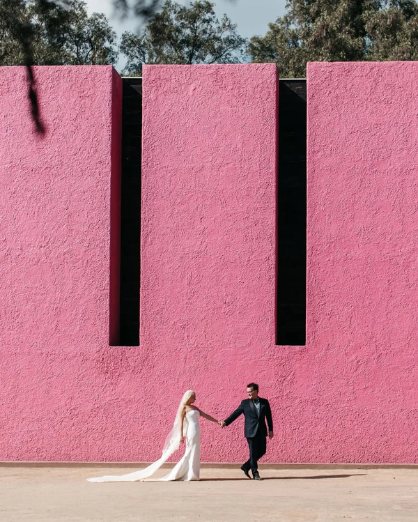 Beyond the Beautiful: How Design, Space, and Light Shape Wedding Photography — photo 1