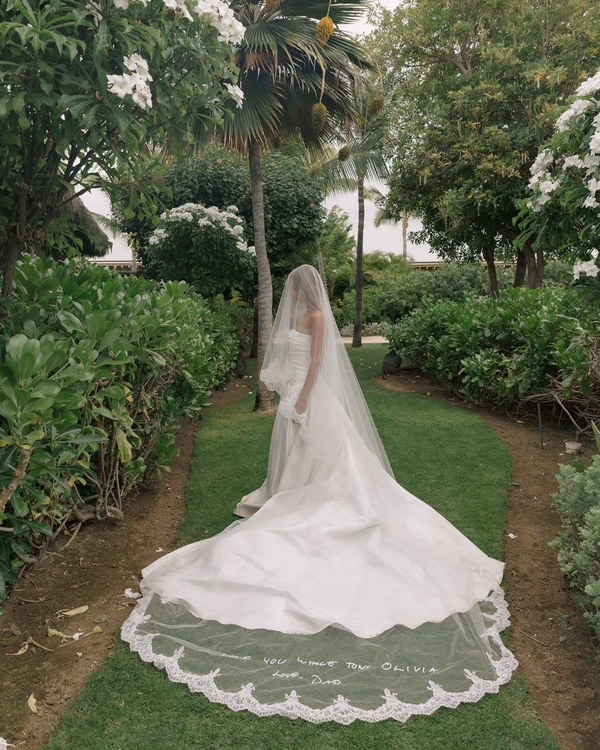 A Tropical Black-Tie Beach Wedding Weekend in Hawaii