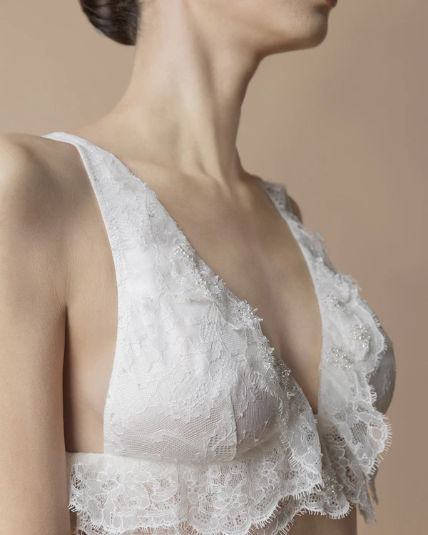 <a href="https://www.instagram.com/laperlalingerie/p/DU7_5QIgcoR/?img_index=2">La Perla</a>