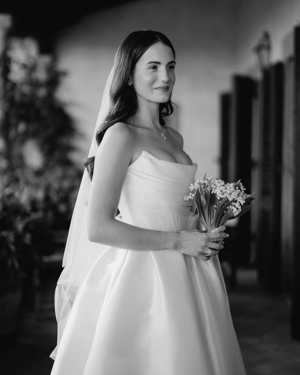A Classic & Elegant Celebration Amongst an Italian Garden Villa
