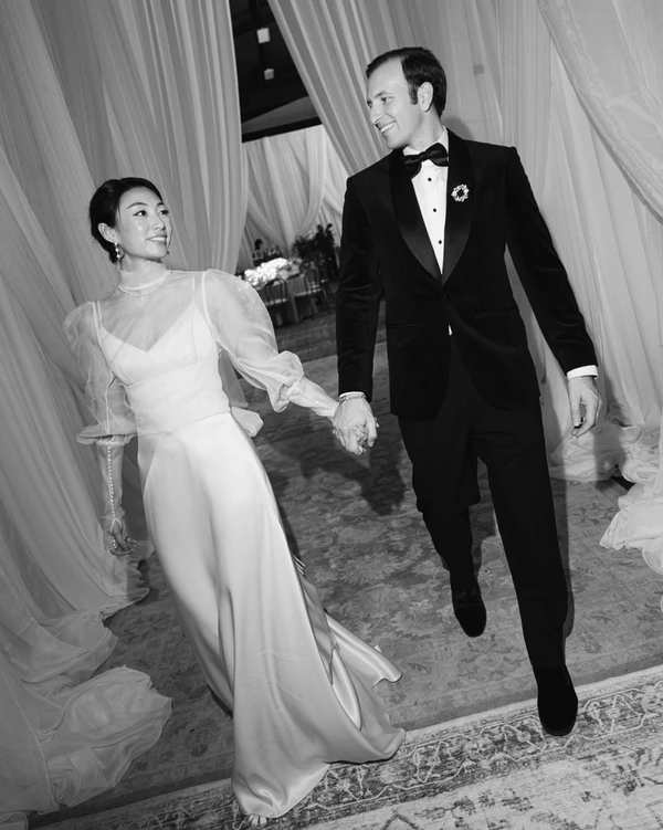 A Glamorous Art Deco Celebration Inspired by Vintage Travel at Gatsby Mansion