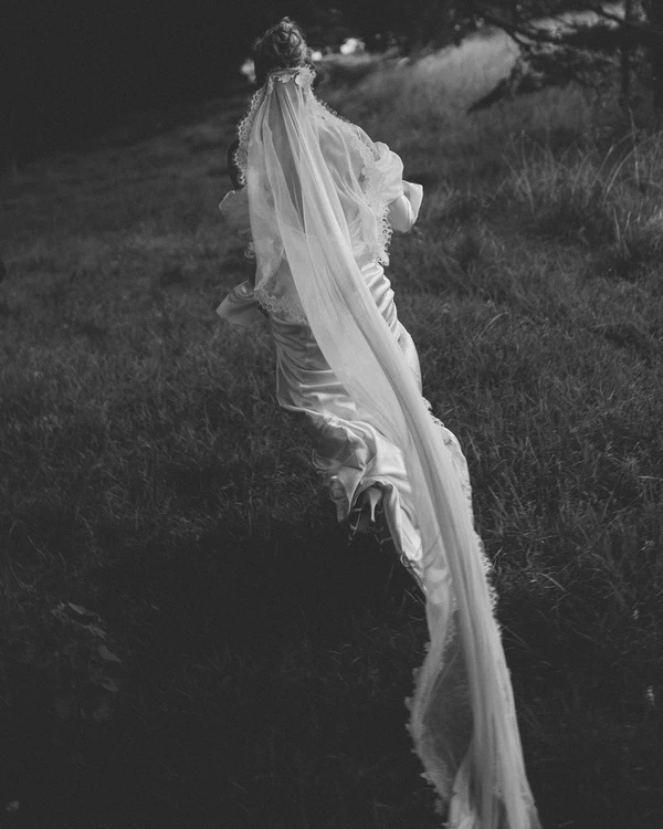 Photography: <a href="https://www.instagram.com/p/CwXQnEbrRjA/?img_index=2">Petter Karlstrøm Weddings</a>