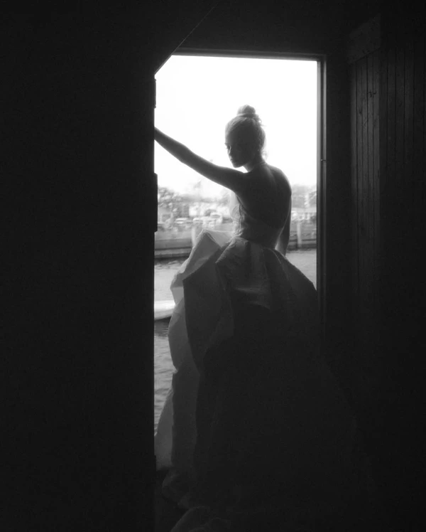 Photography: <a href="https://www.instagram.com/p/DWEmr3Yjotc/?hl=en&img_index=1">Laura Gordon</a>