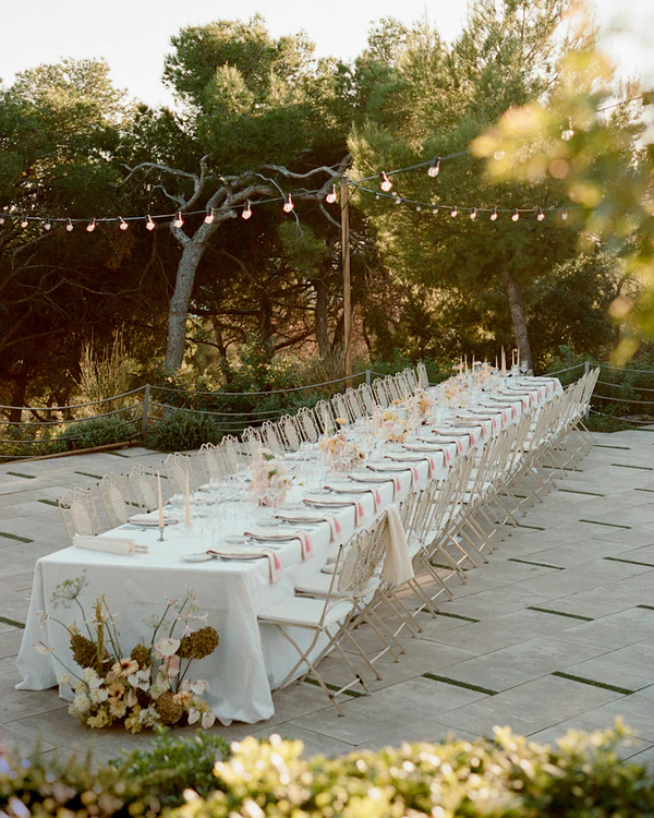 A Chic & Colorful Multi-Day Seaside Celebration in Spain — photo 1