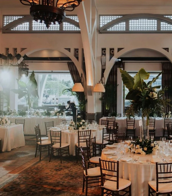 <a href="https://www.fullertonhotels.com/fullerton-bay-hotel-singapore/meetings-and-events/the-clifford-pier">Fullerton Hotels</a>