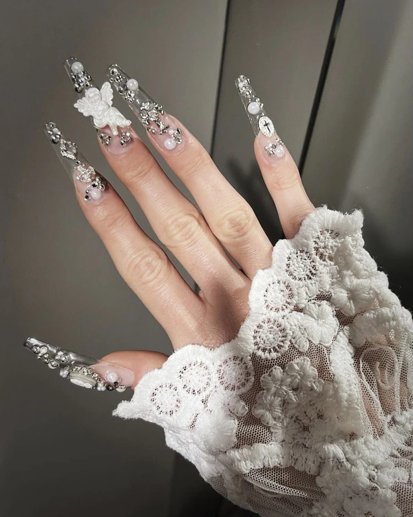 Chic Bridal Nail Inspiration