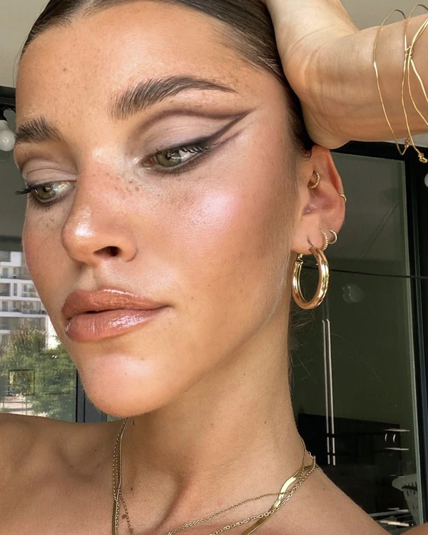 Makeup Trend: Statement Colorful Eyeliner