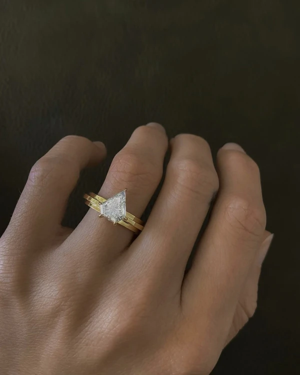30 Expert Tips for Diamond Engagement & Wedding Ring Shopping