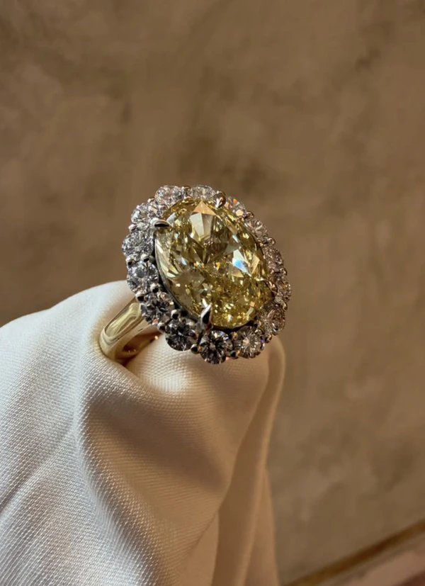 <a href="https://www.instagram.com/p/DczF2g3Emk4/?img_index=1">The Cut Jewellery</a>