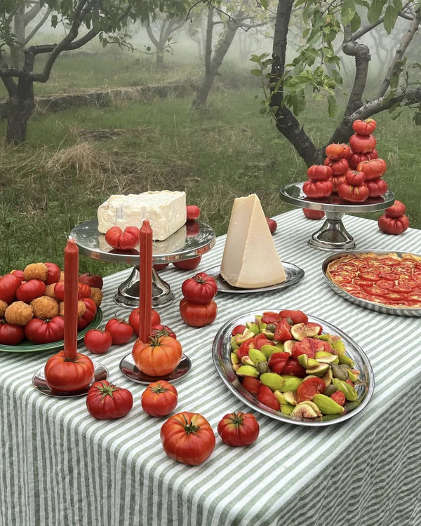 40 Alternatives to Floral Centerpieces