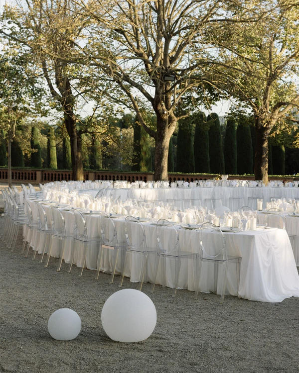 A Vibrant & Artistic Barcelona Wedding Amongst an Iconic Gaudi Masterpiece & Castle Garden