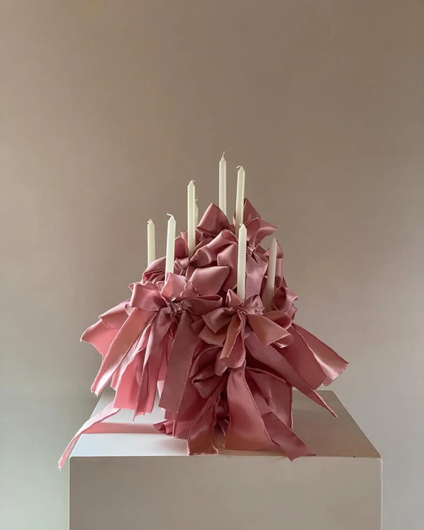 <a href="https://www.instagram.com/p/C3UgToNo4S0/" target="_blank">Edénique de Beaumont Floral Design</a>